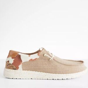 Hey Dude Women’s Cow pieced shoes size 8